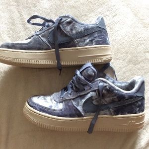 Air Force 1 LV8 GS 'Dark Sky Blue'